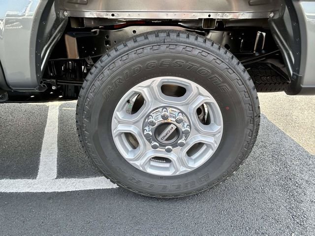New 2026 Carbonized Gray Metallic Ford XLT image 5