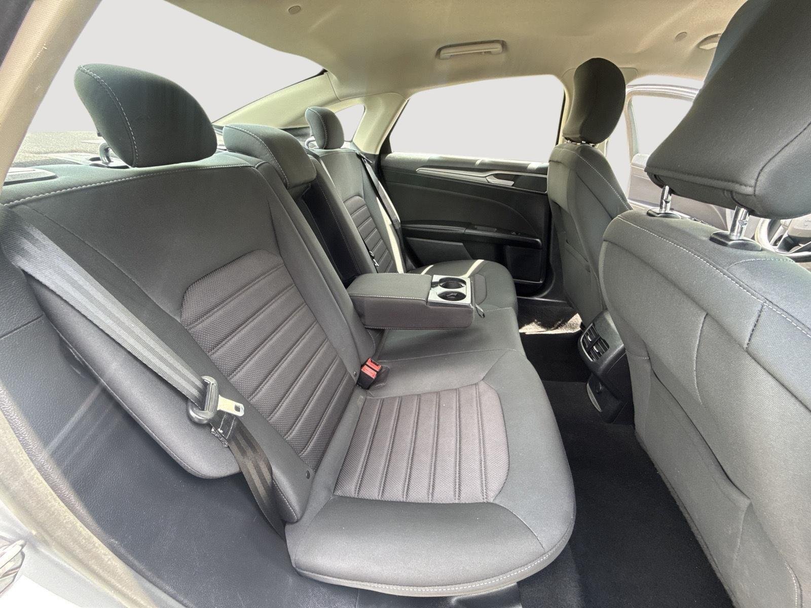 Used 2019 Ingot Silver Ford SE image 5