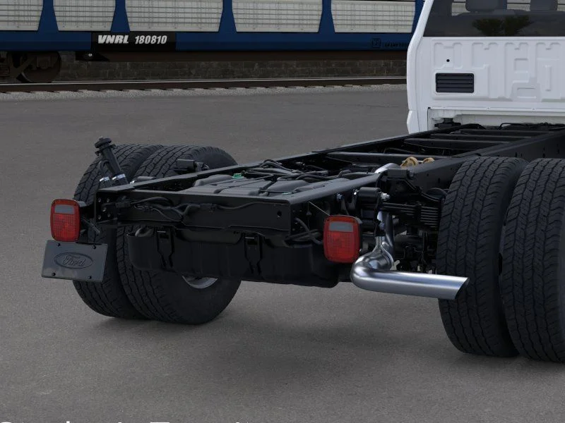 New 2026 Oxford White Ford F-600® XL image 22