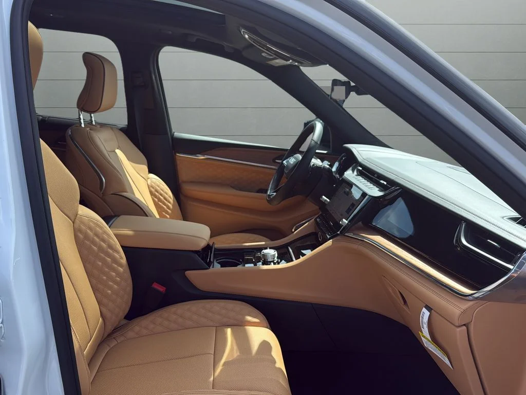 2026 Jeep Grand Cherokee Summit - Photo 15