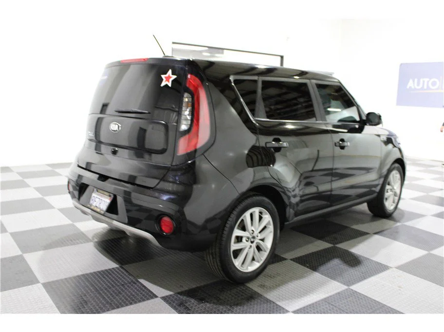 Used 2019 Shadow Black Kia + image 4