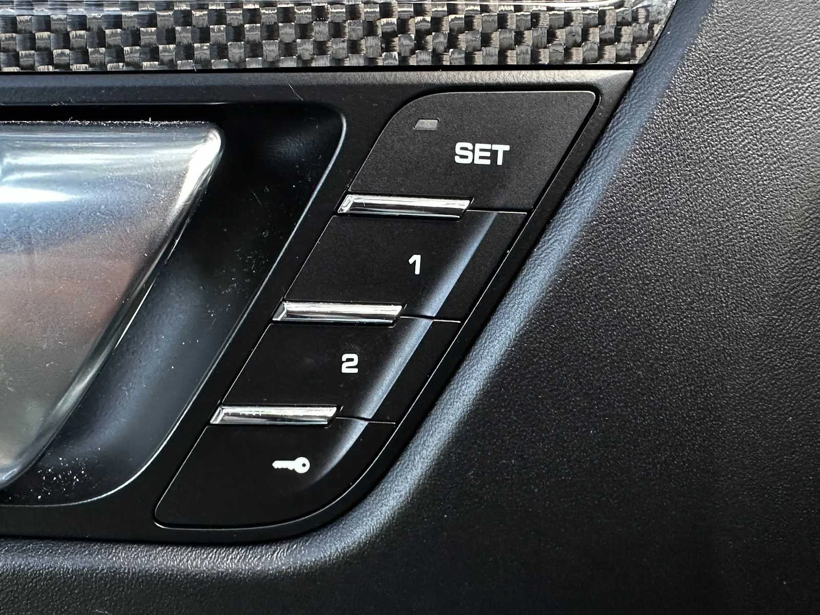 Used 2020  Porsche Turbo image 17