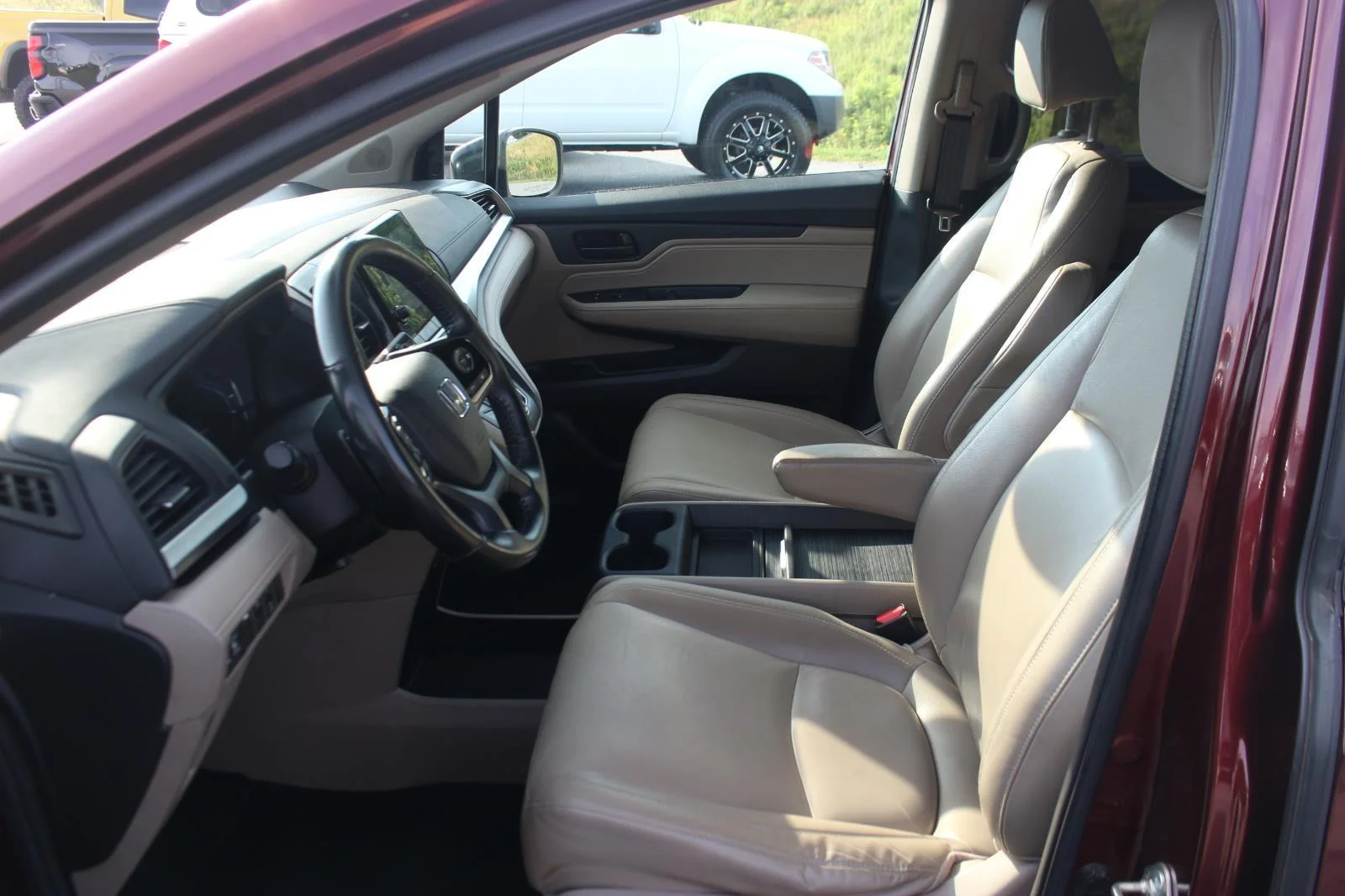 Used 2020 Burg Honda EX-L image 14