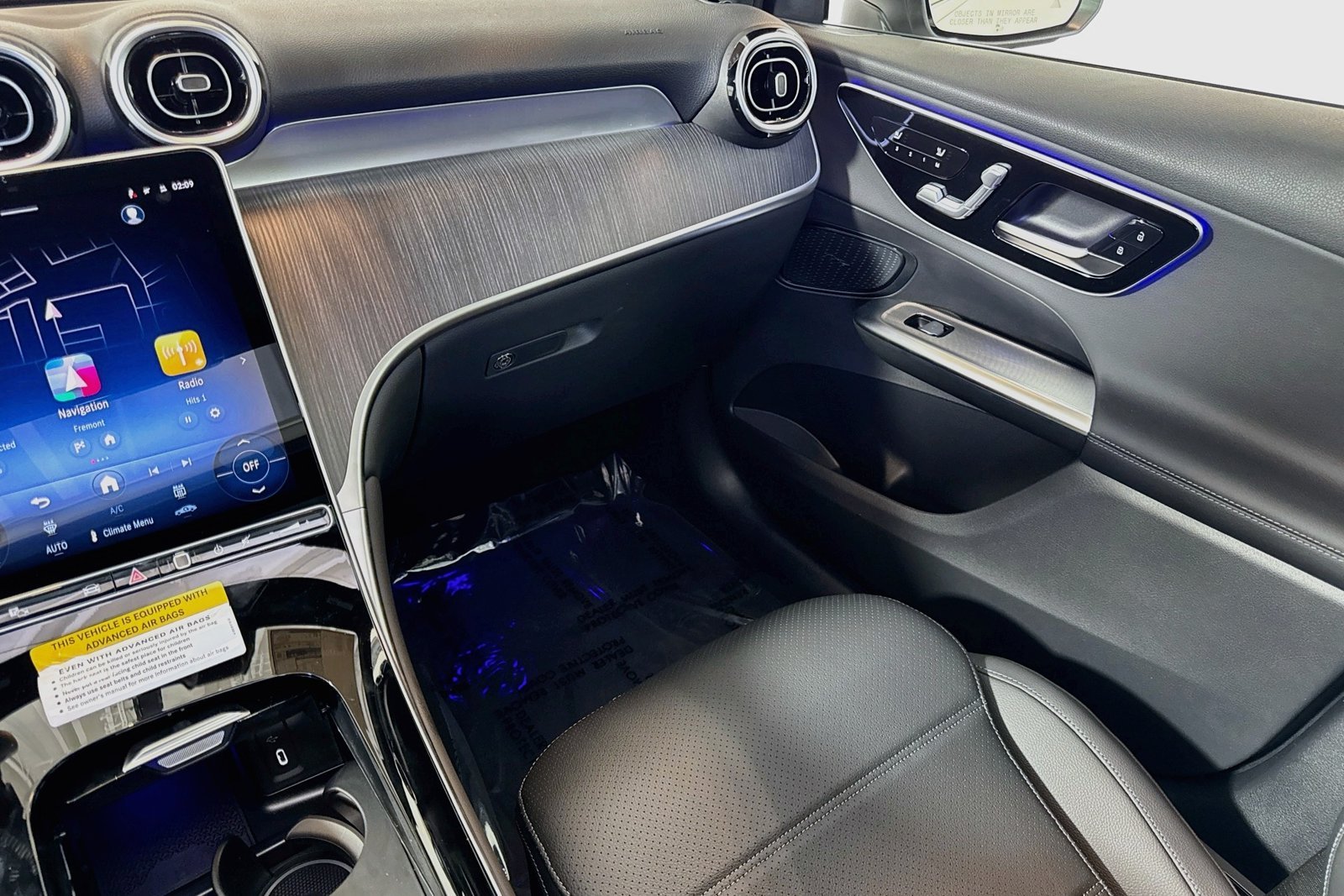 New 2026 Polar White Mercedes-Benz GLC 300 image 21
