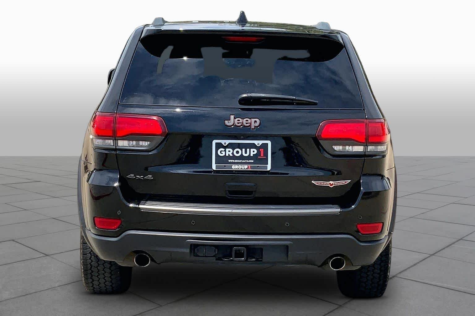 Used 2019 Diamond Black Crystal Pearlcoat Jeep Trailhawk image 5