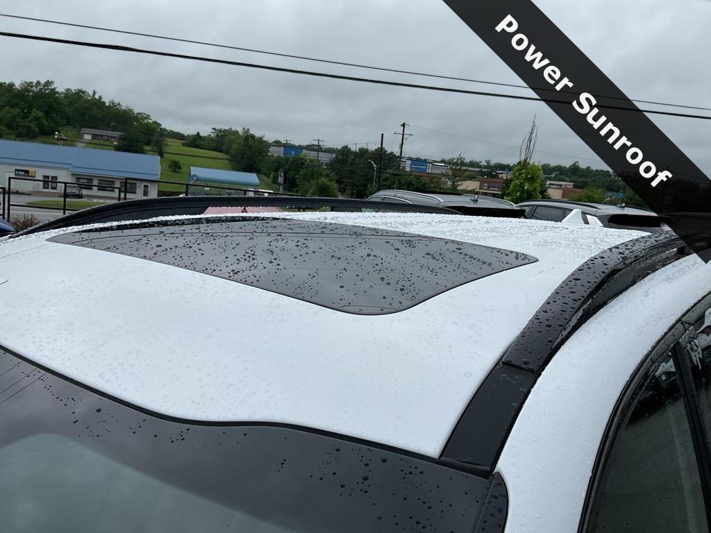 Used 2025 Glacial White Pearl Kia EX X-Line image 6