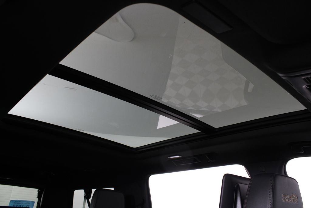 2026 Chevrolet Suburban High Country - Photo 23
