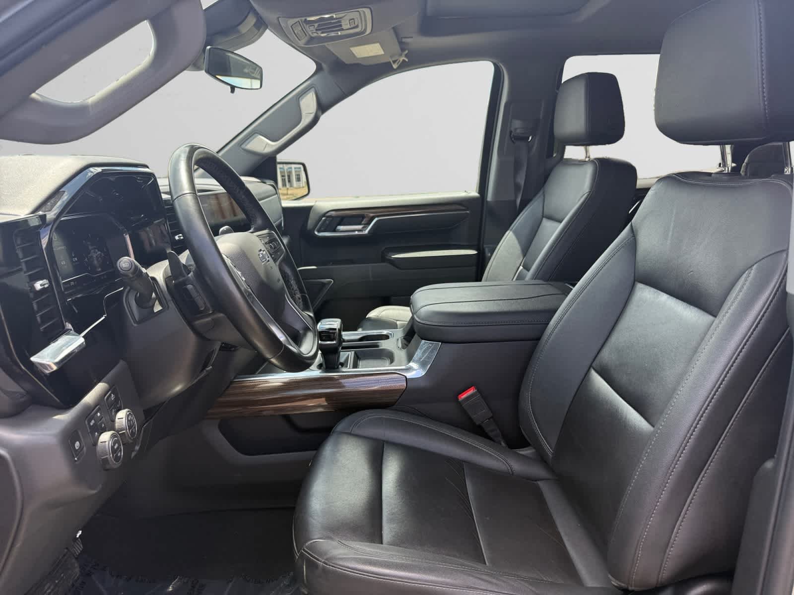 Used 2025 Sterling Gray Metallic Chevrolet LT Trail Boss image 9