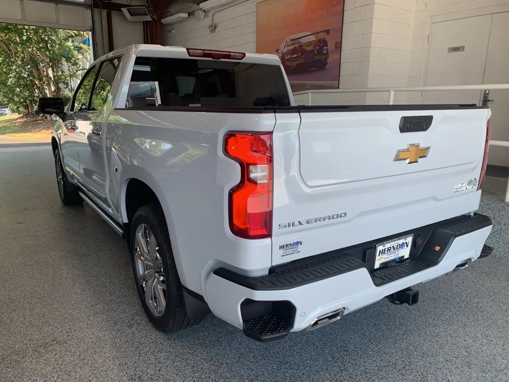 New 2026 Polar White Tricoat Chevrolet High Country image 6