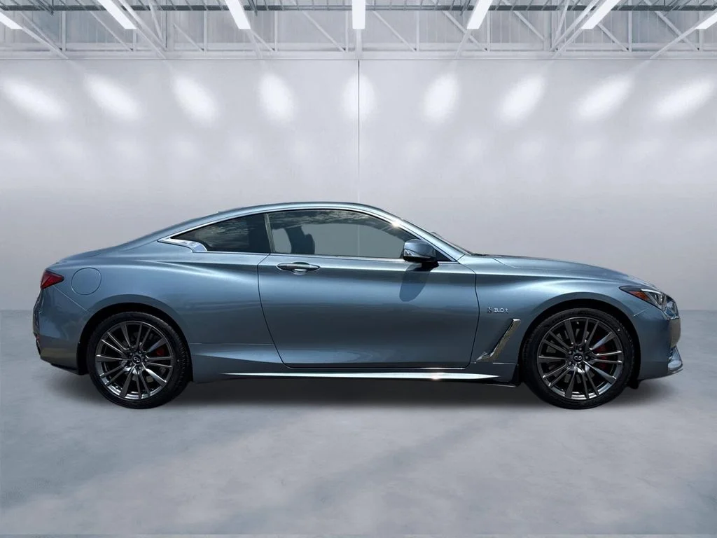 Used 2017 Blue INFINITI Red Sport 400 image 3