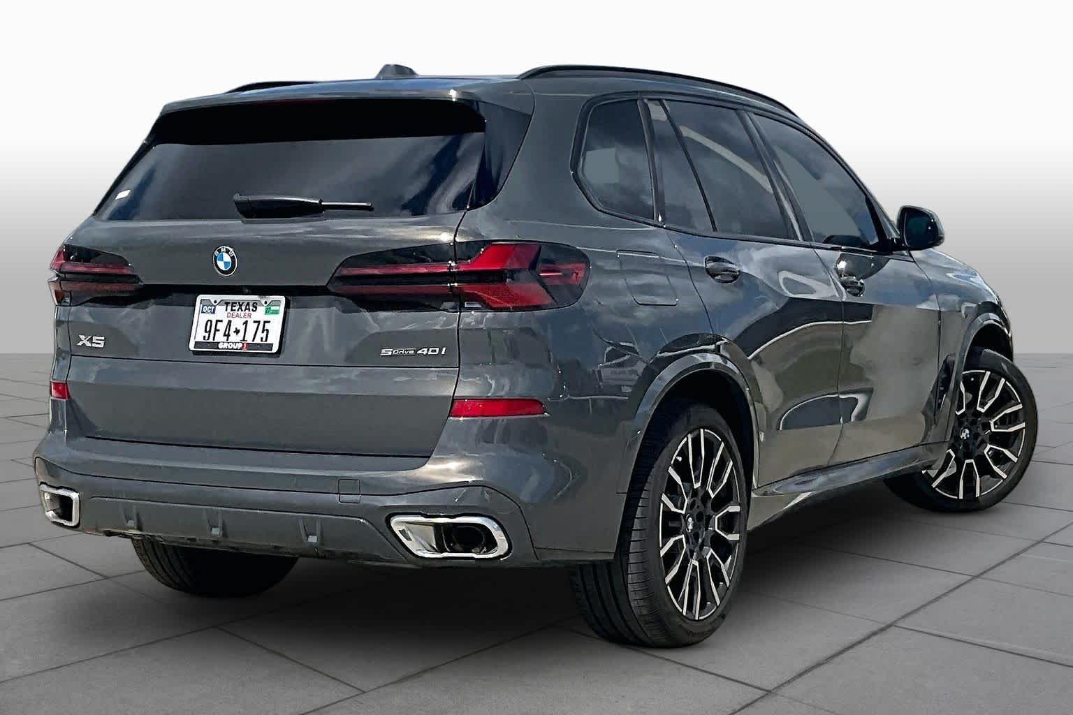 Used 2026 Dravit Grey Metallic BMW sDrive40i image 24