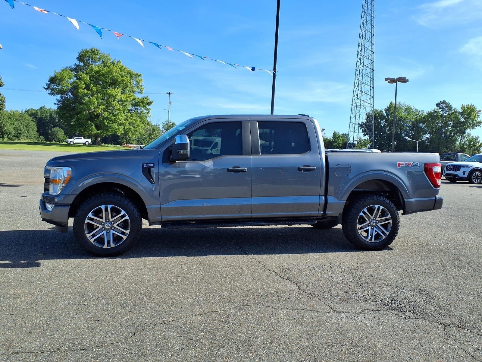 Used 2022 Gray Ford XL image 3