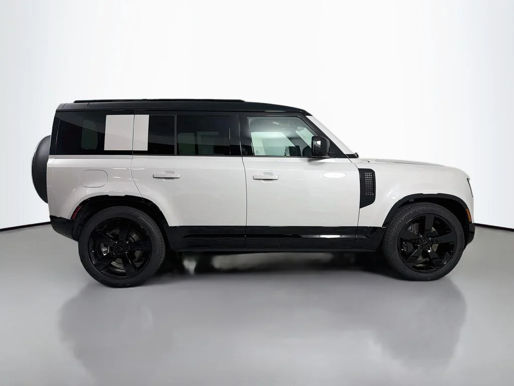 New 2026 Borasco Grey Land Rover X-Dynamic SE image 4
