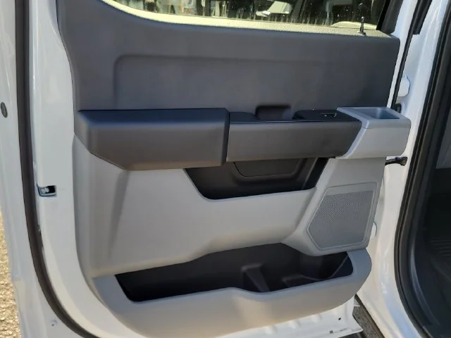 New 2027 Oxford White Ford XL 4WD CREW CAB image 11