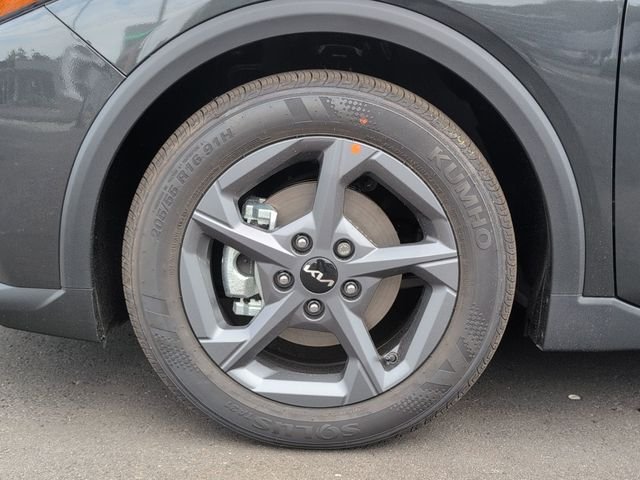 New 2026 Interstellar Gray Kia LXS image 8