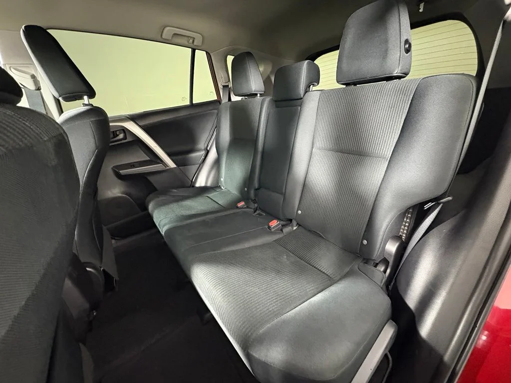 Used 2016 Red Toyota LE image 19