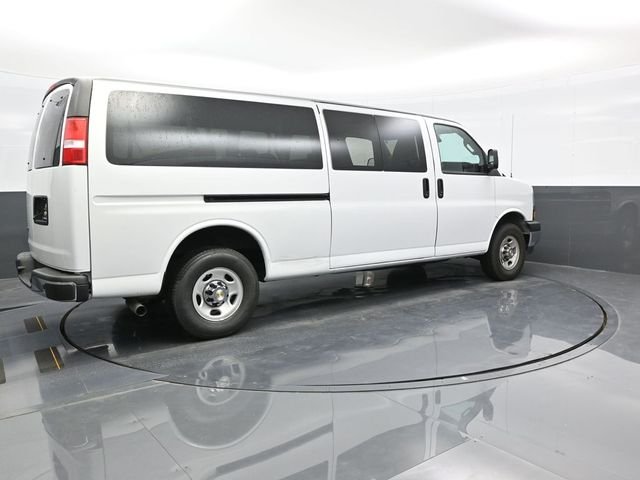 2024 Chevrolet Express Passenger LT - Photo 34