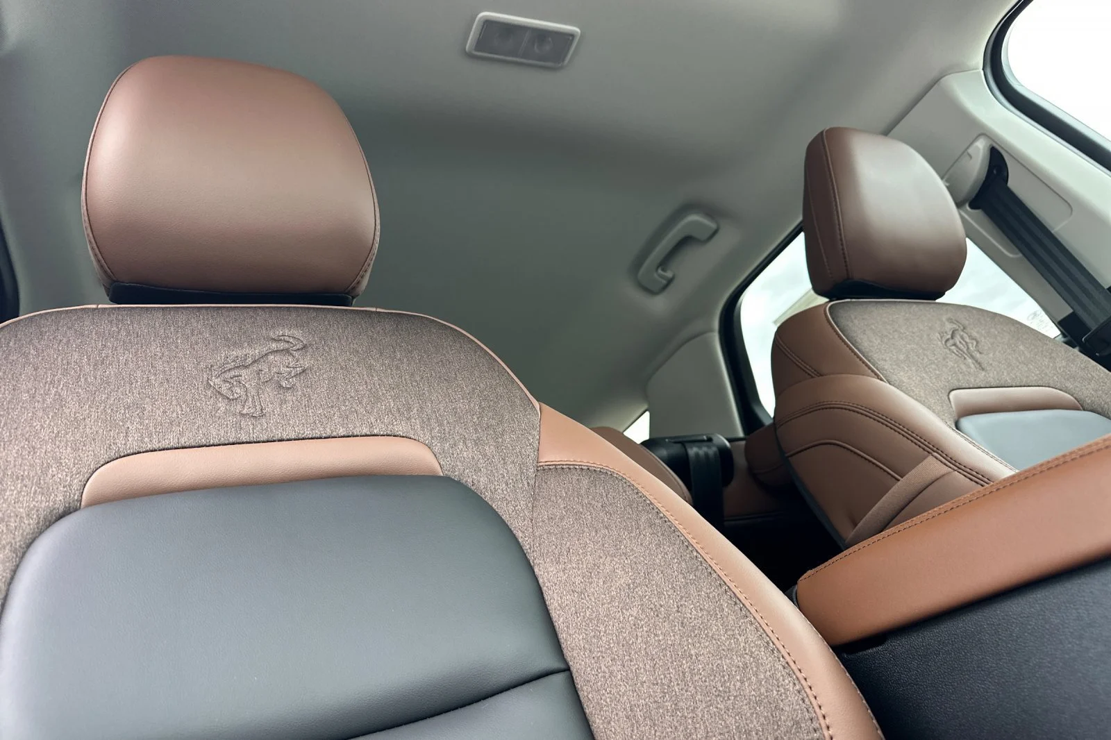New 2025 Carbonized Gray Metallic Ford Outer Banks® image 16