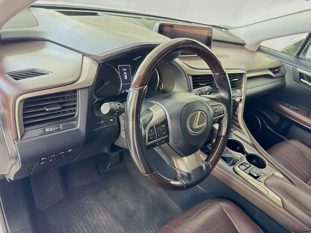 Used 2018 White Lexus 450hL Luxury image 10
