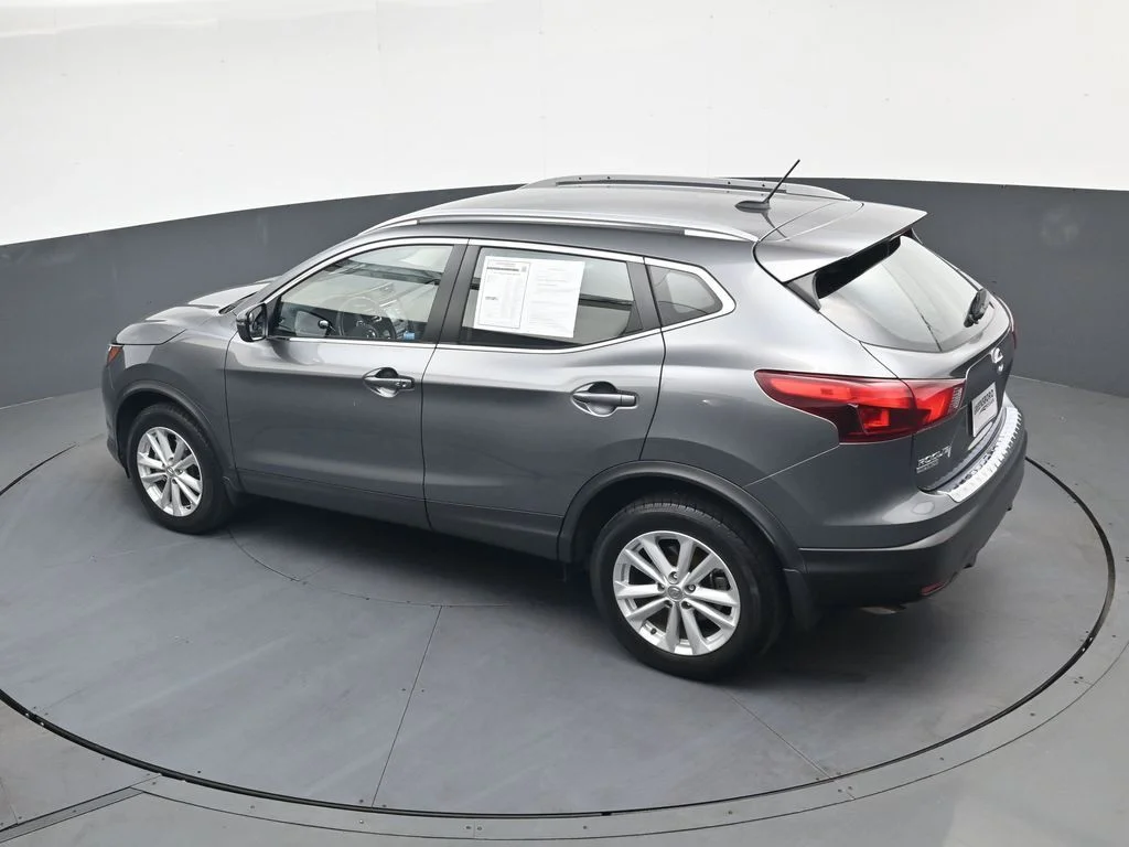Used 2017 Gray Nissan SV image 35