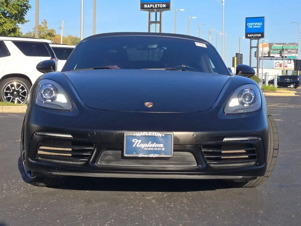 Used 2018 Black Porsche Base image 4