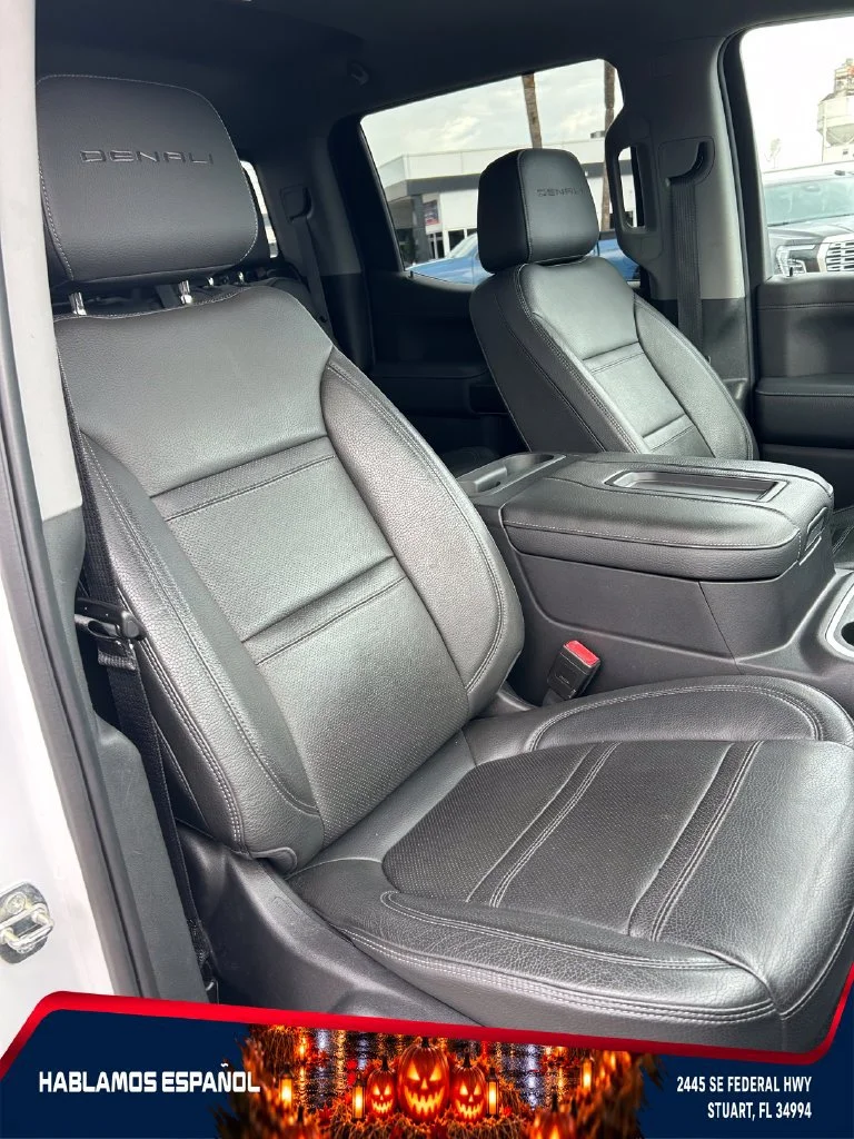 Used 2021 WHITE FROST TRICOAT GMC Denali image 31