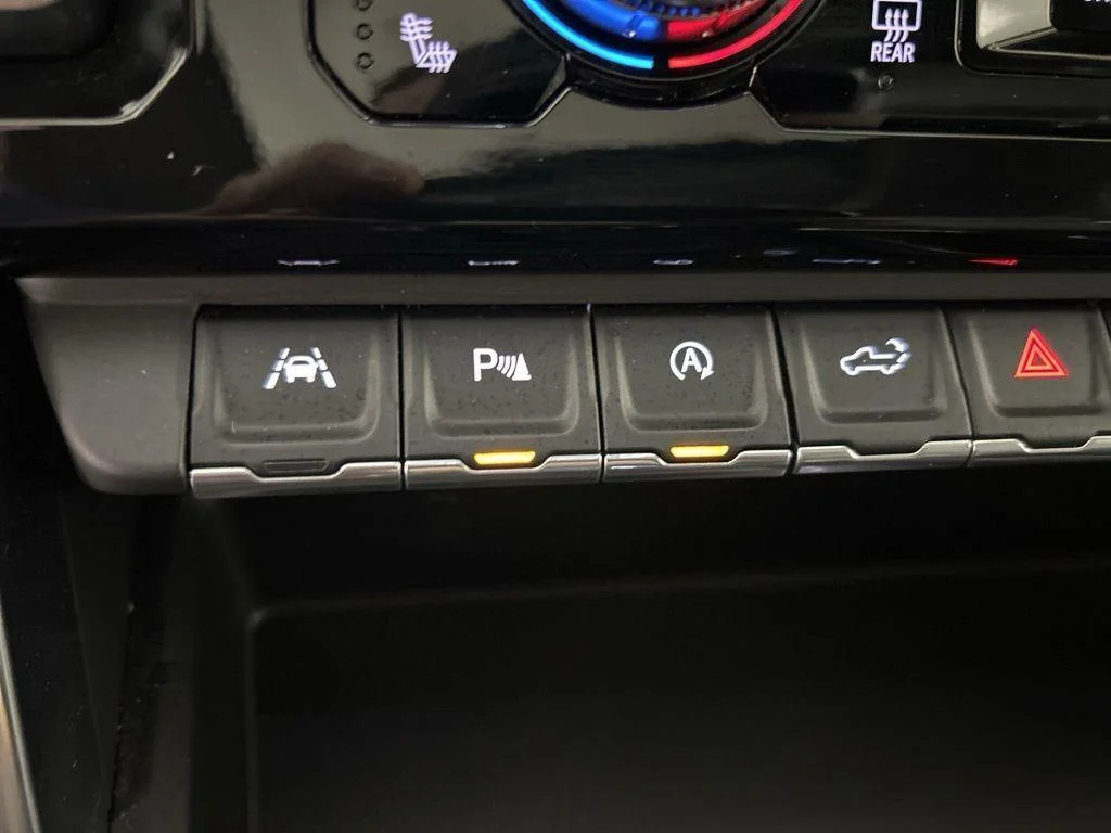 Used 2024 Sterling Metallic GMC Denali image 36