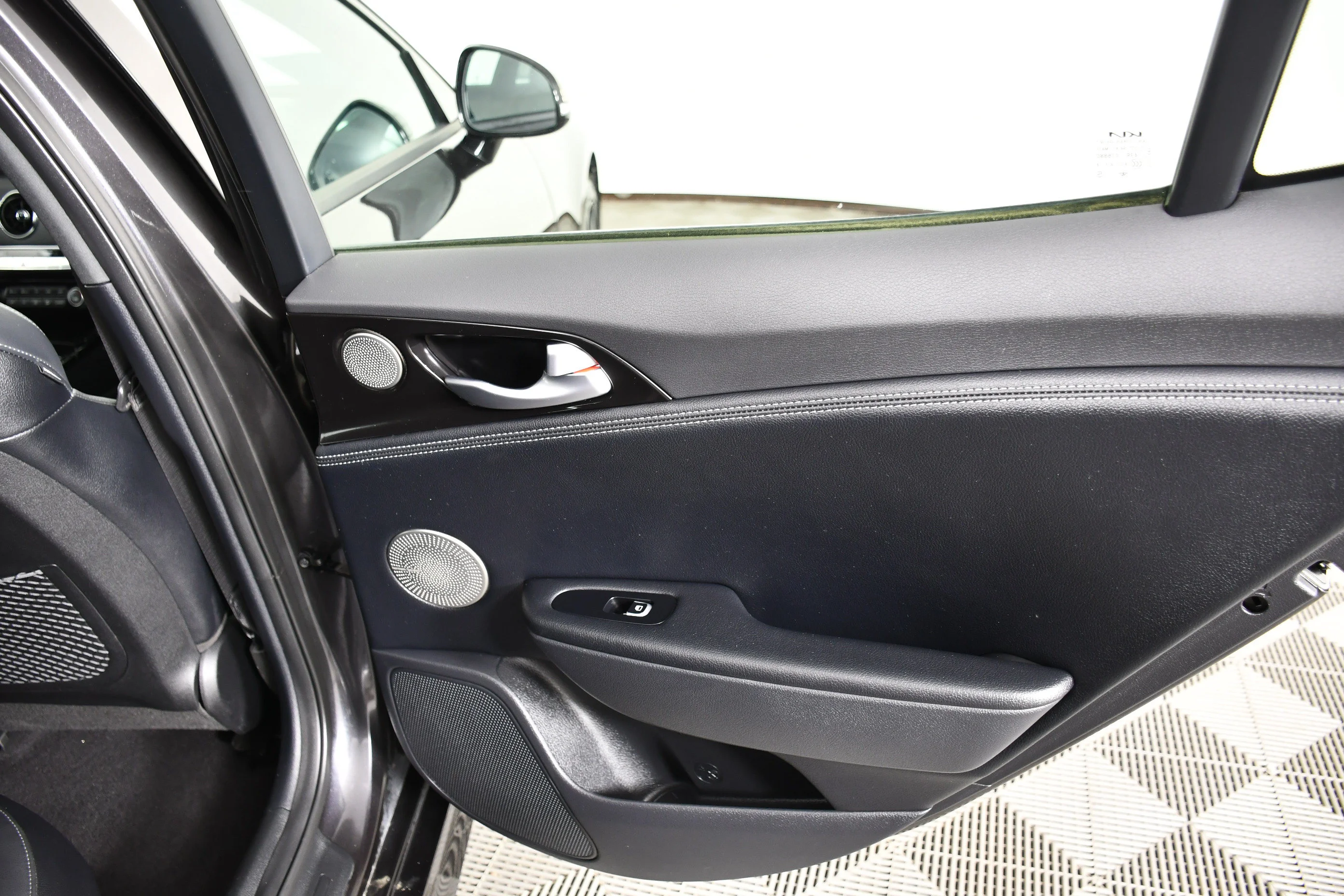 Used 2023 Panthera Metal Kia GT-Line image 43