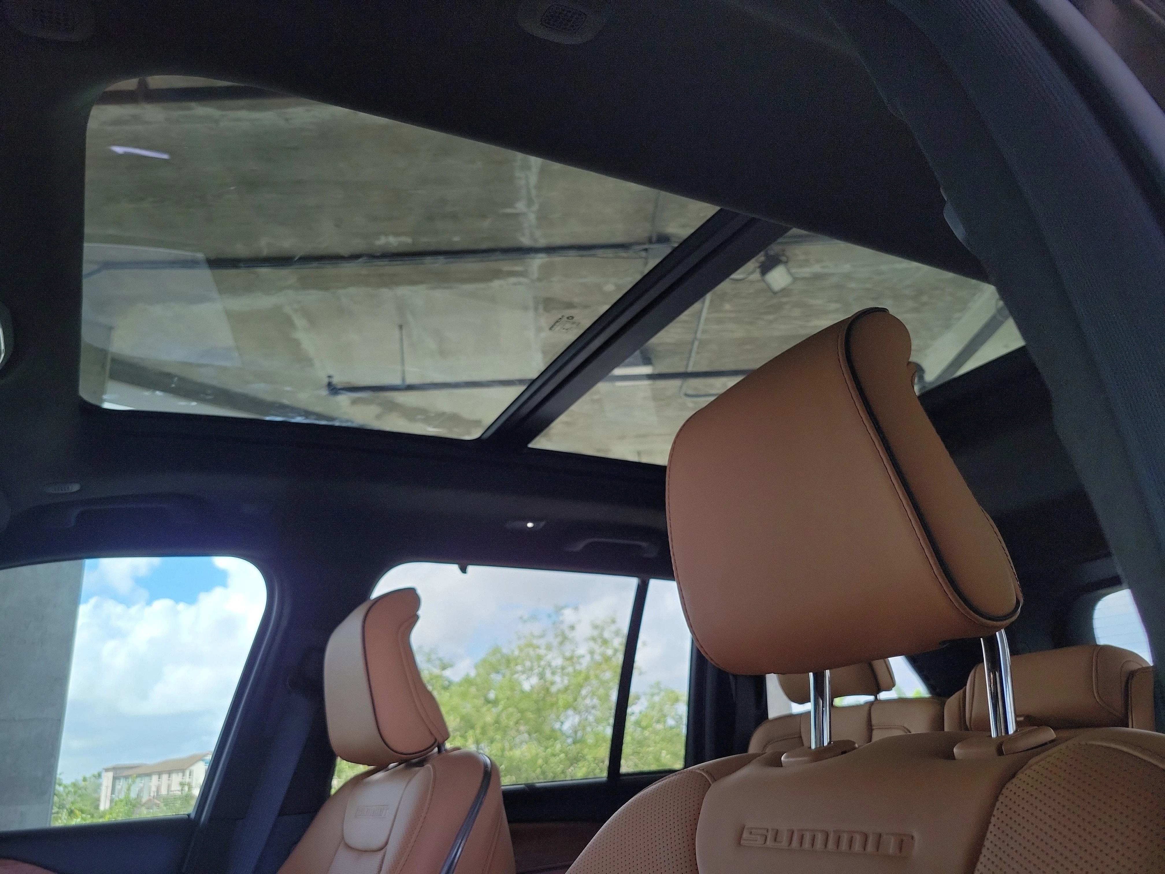 New 2026 Diamond Black Crystal Pearl-Coat Exterior Paint Jeep Summit image 21