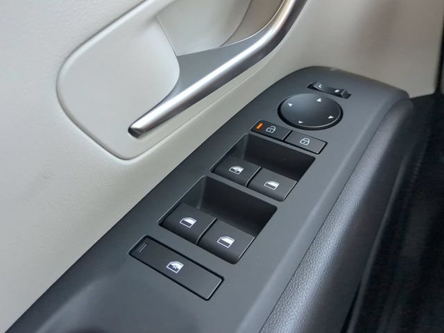 Used 2025 Gray Hyundai SE image 22