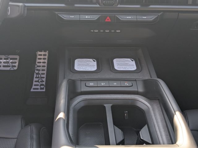 New 2027 Glacial White Pearl Kia X-LINE SX image 20