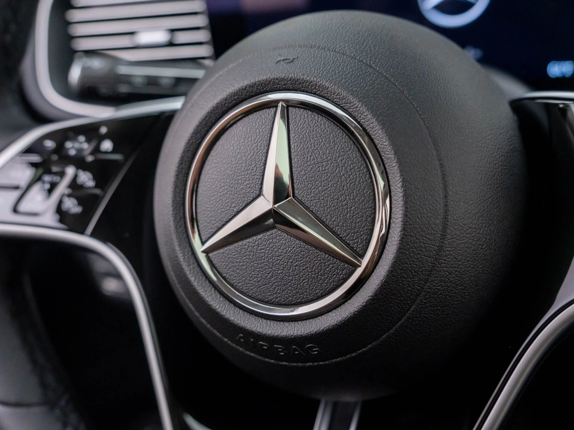 New 2026 Black Mercedes-Benz GLE 450 image 25