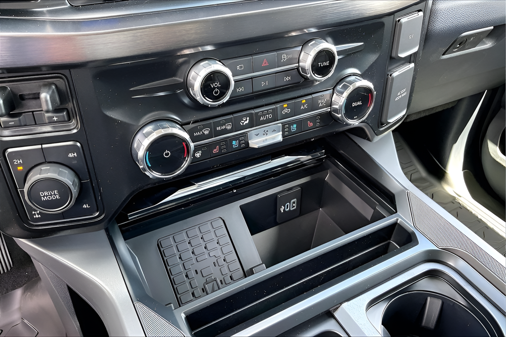 New 2026 Star White Metallic Tri-Coat Ford Lariat image 19