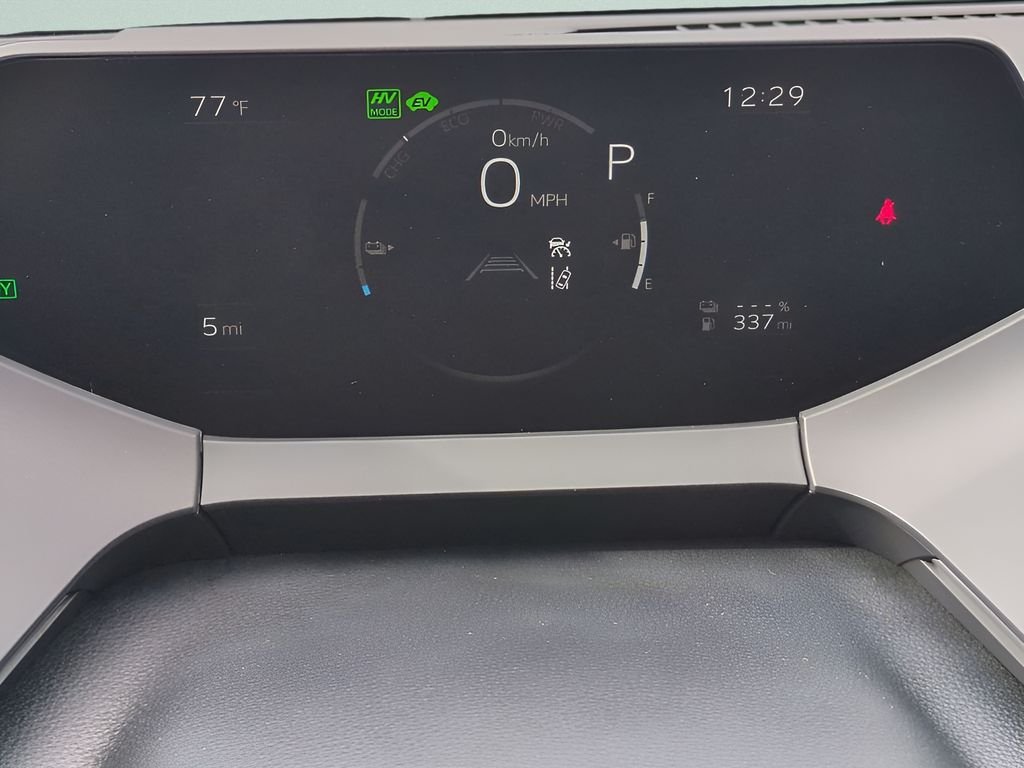 New 2026 Wind Chill Pearl <sup>1</sup> Toyota  SE image 25