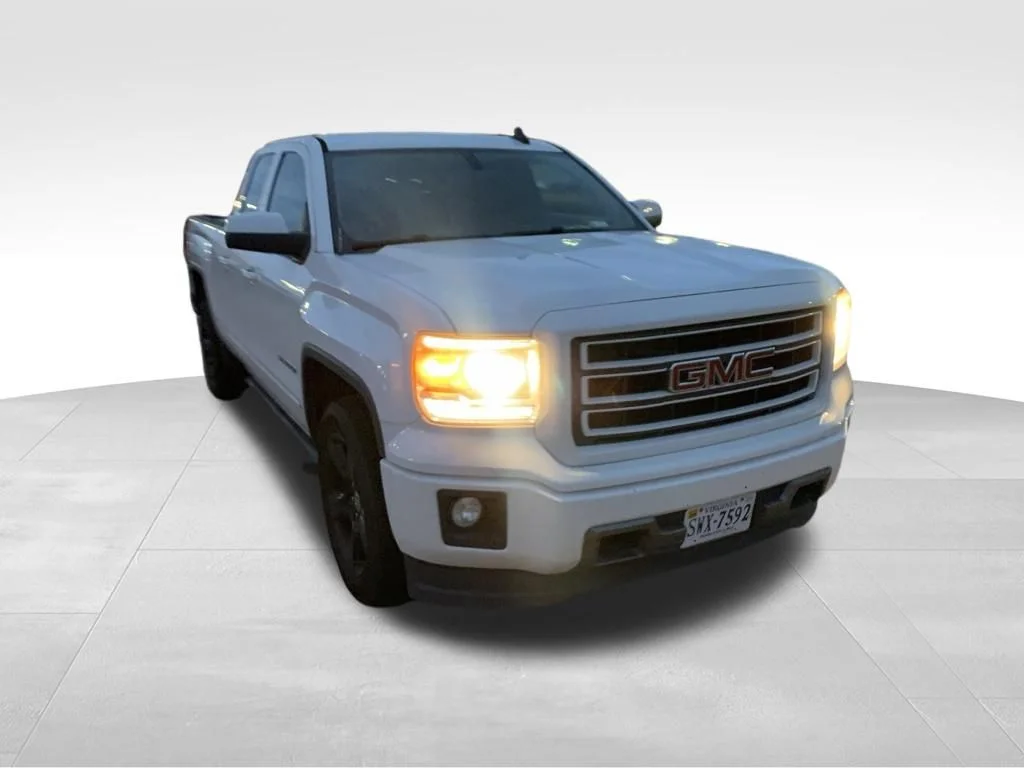 Used 2015 White GMC Base image 8