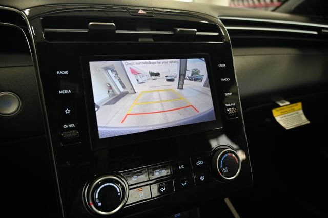 Used 2023 White Hyundai SEL image 17