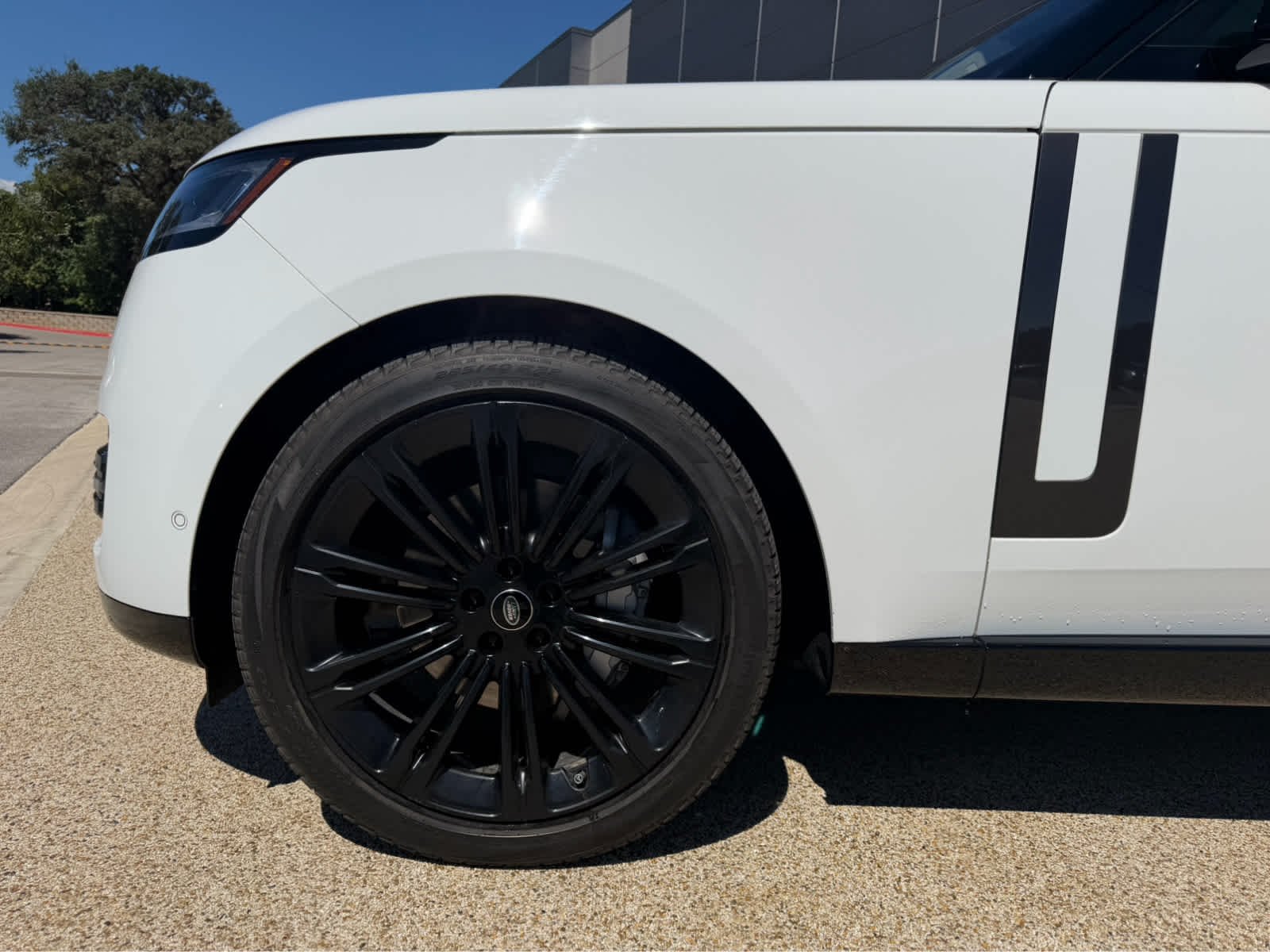 Certified Used 2023 WHT Land Rover SE image 9
