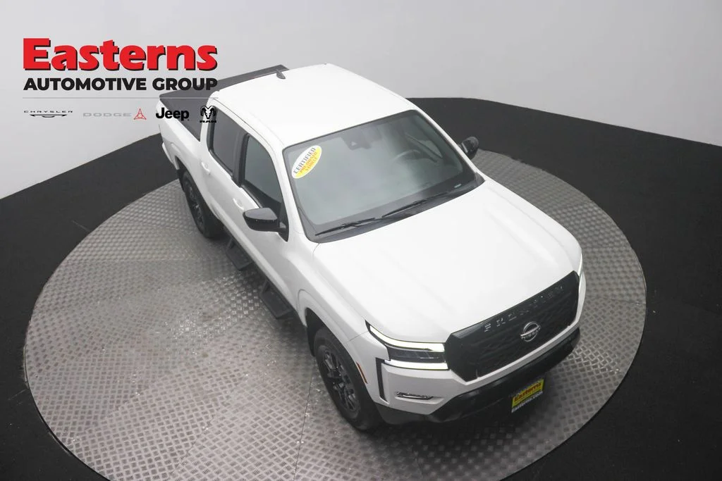 Used 2023 White Nissan SV image 3