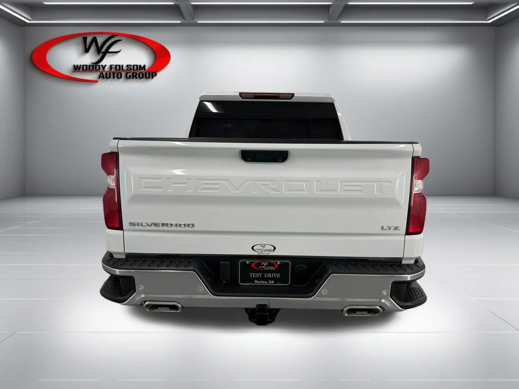 Used 2025 White Chevrolet LTZ image 7