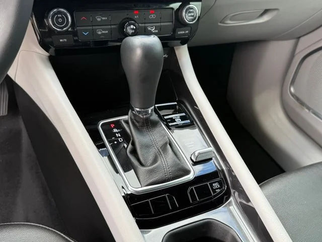 Used 2024 Gray Jeep Latitude image 20