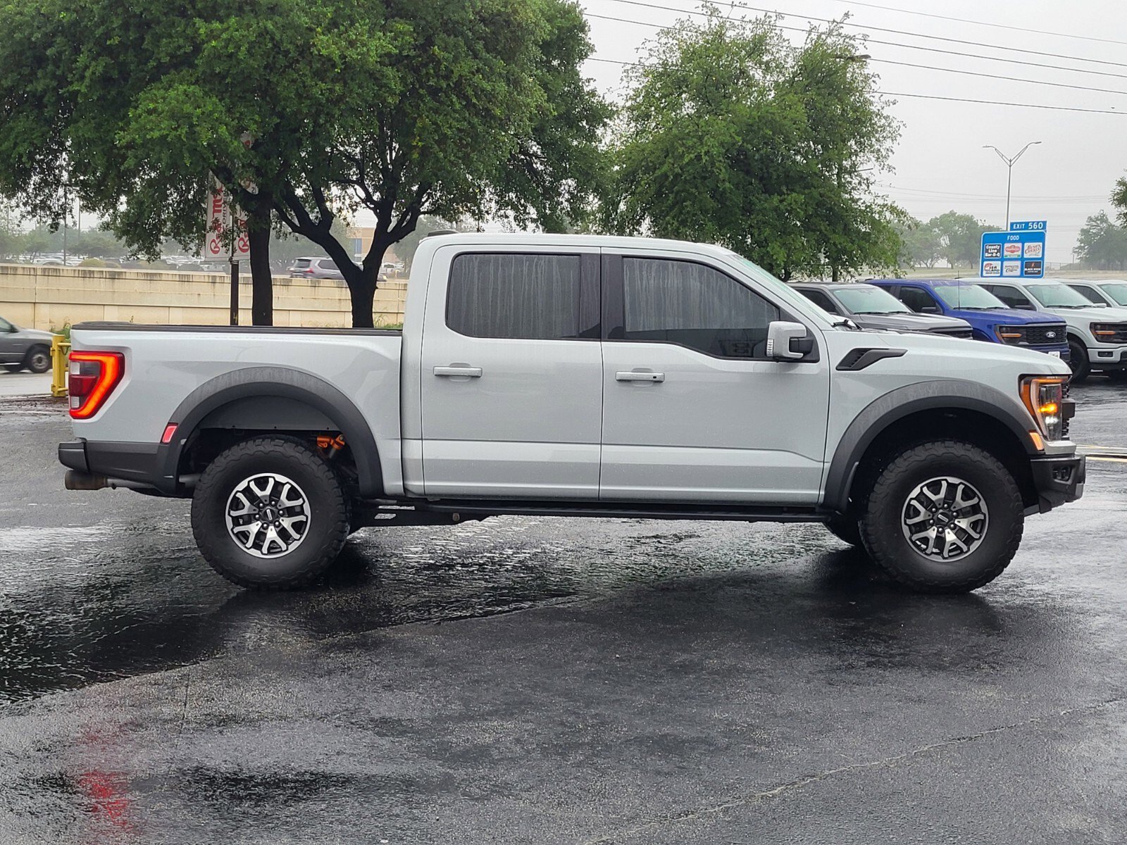 Used 2023 Avalanche Ford Raptor image 2
