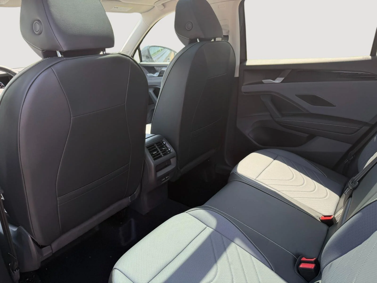 New 2026 Platinum Gray Metallic Volkswagen SE image 6
