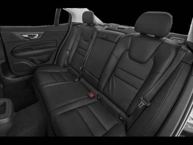 Used 2024 White Volvo B5 Core Dark Theme image 10