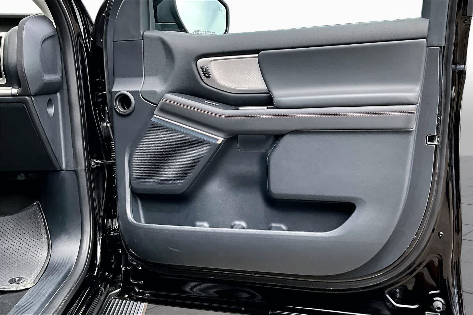Used 2025 Agate Black Metallic Ford Active image 23