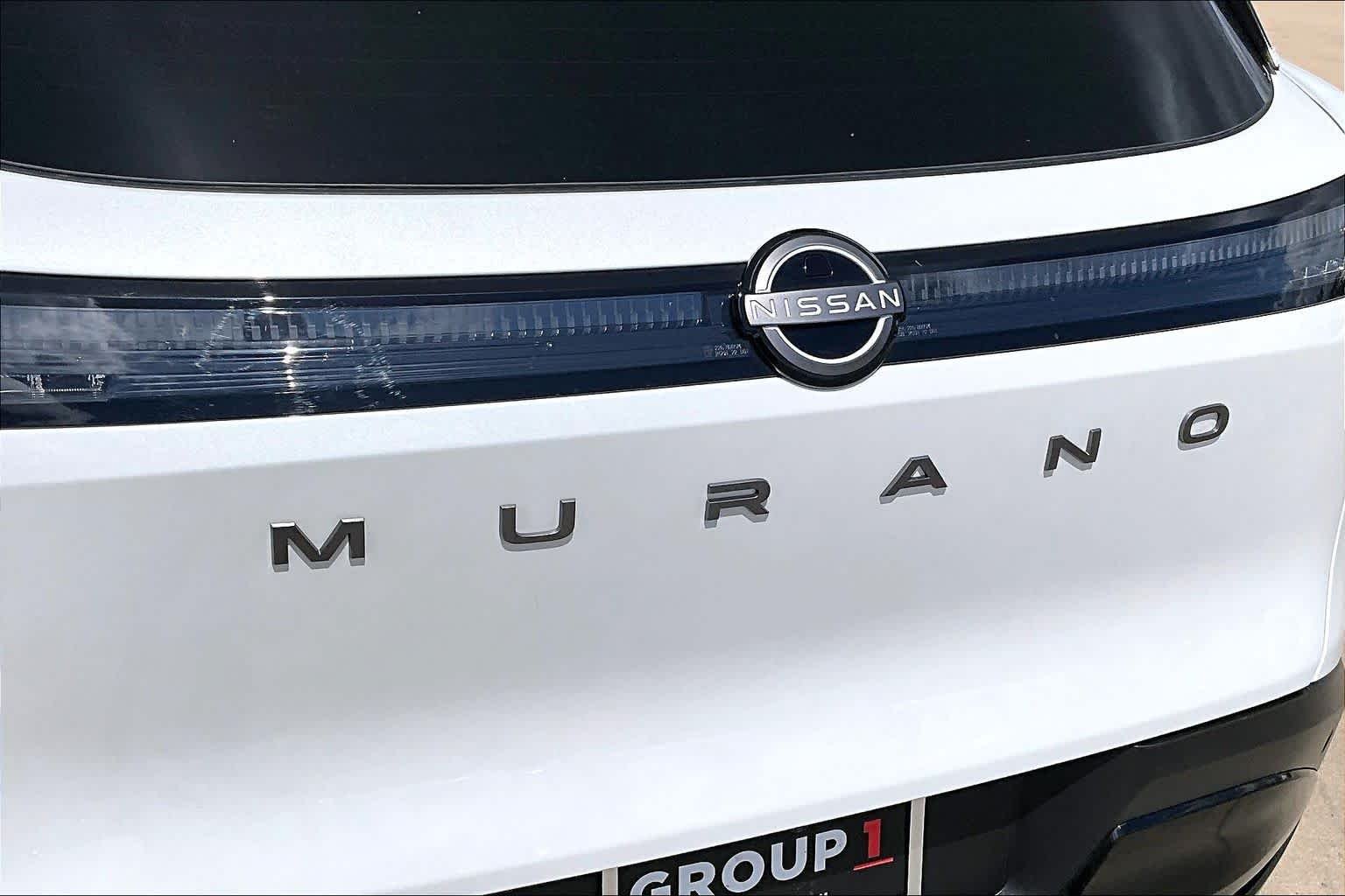 Used 2025 Everest White Pearl Tricoat Nissan SV image 29