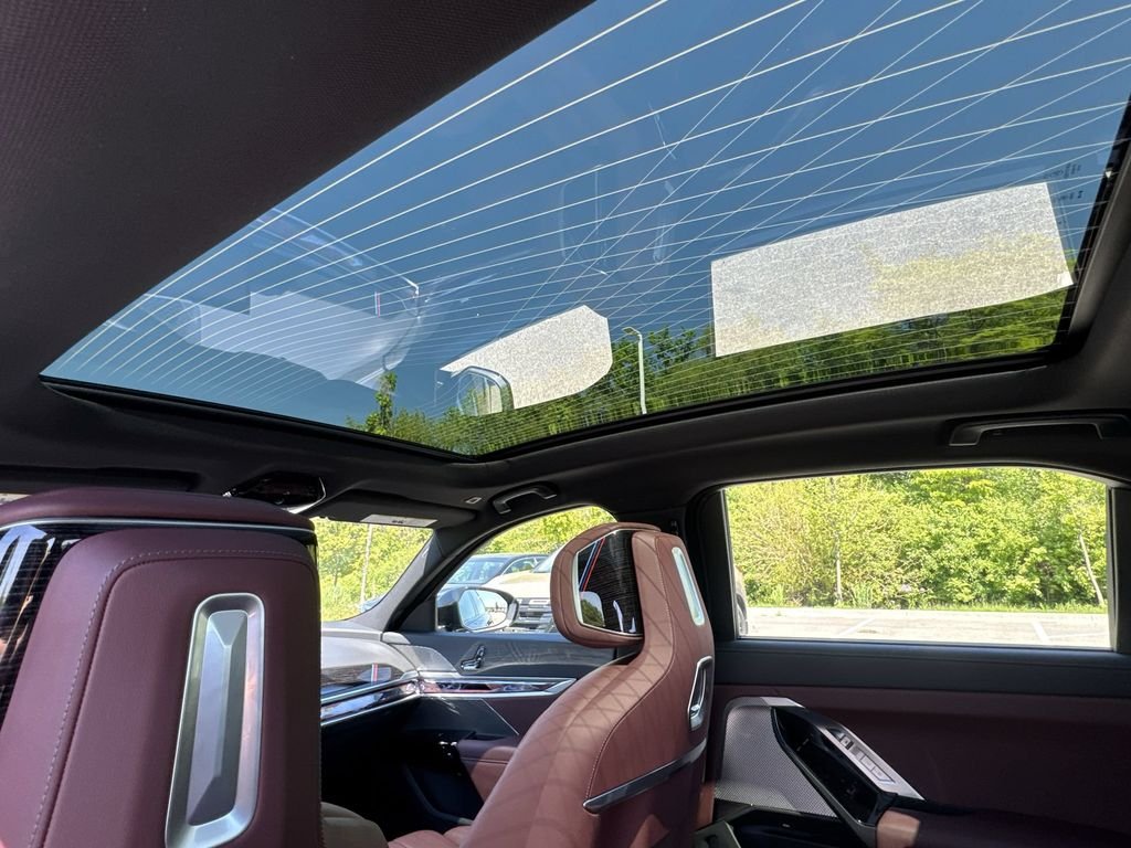 New 2026 Black Sapphire Metallic BMW 740i xDrive image 16