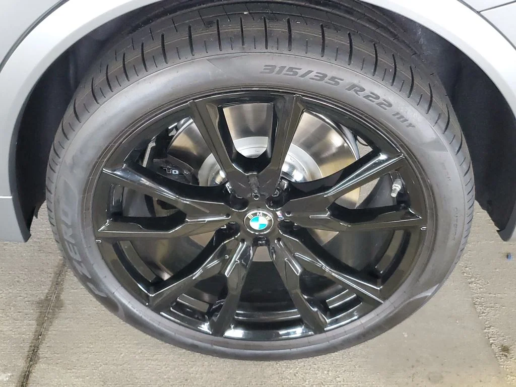 New 2027 Gray BMW M60i image 5