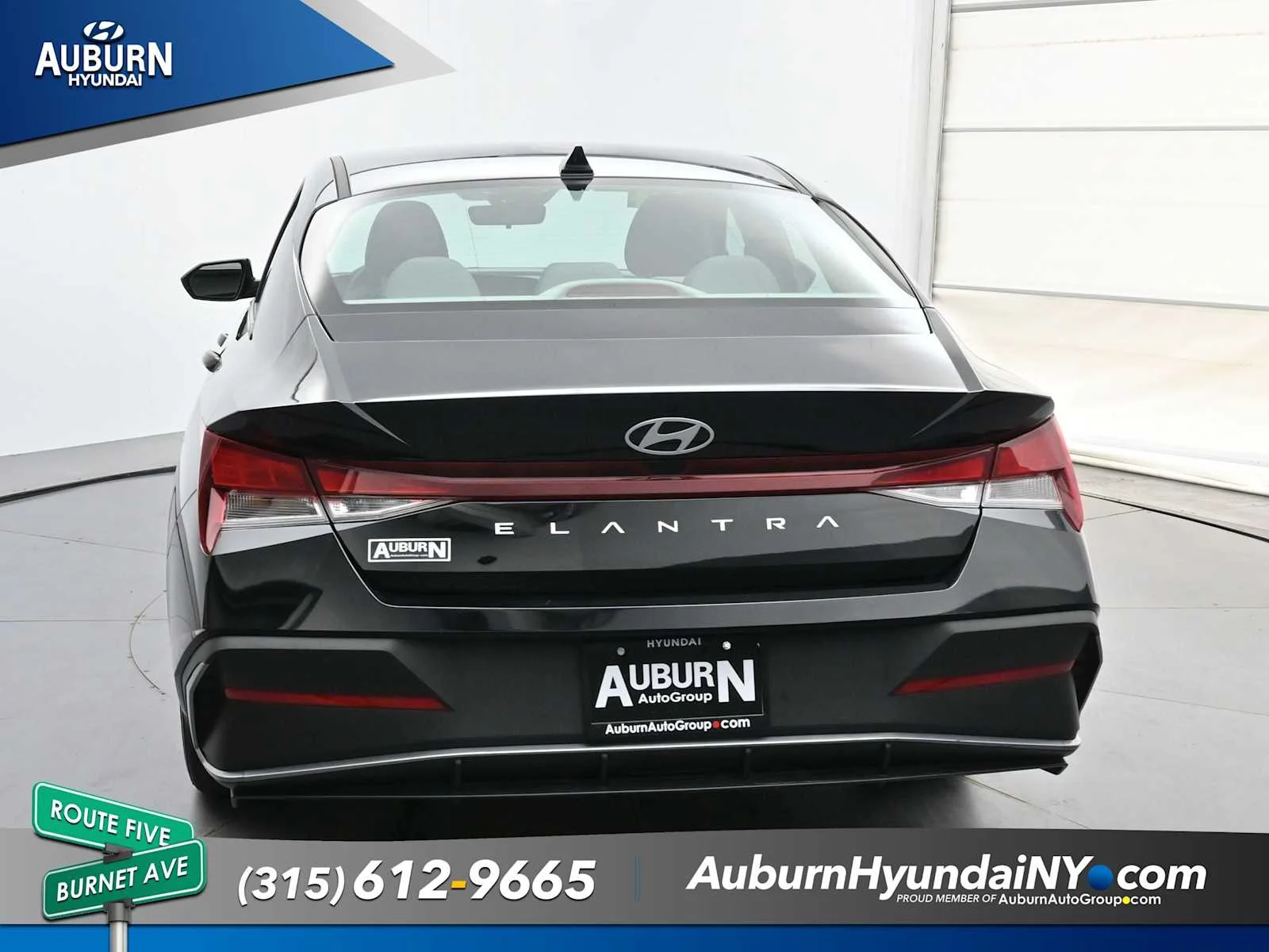 Used 2024 Abyss Black Hyundai SE image 3