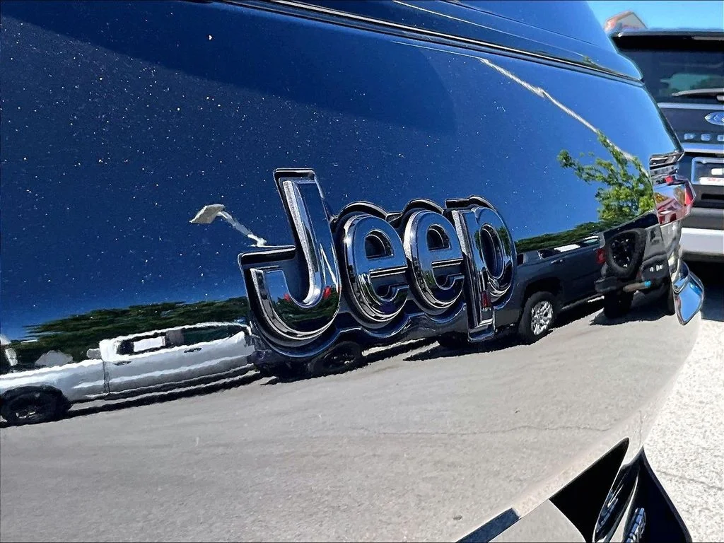 Used 2023 Black Jeep Limited image 9