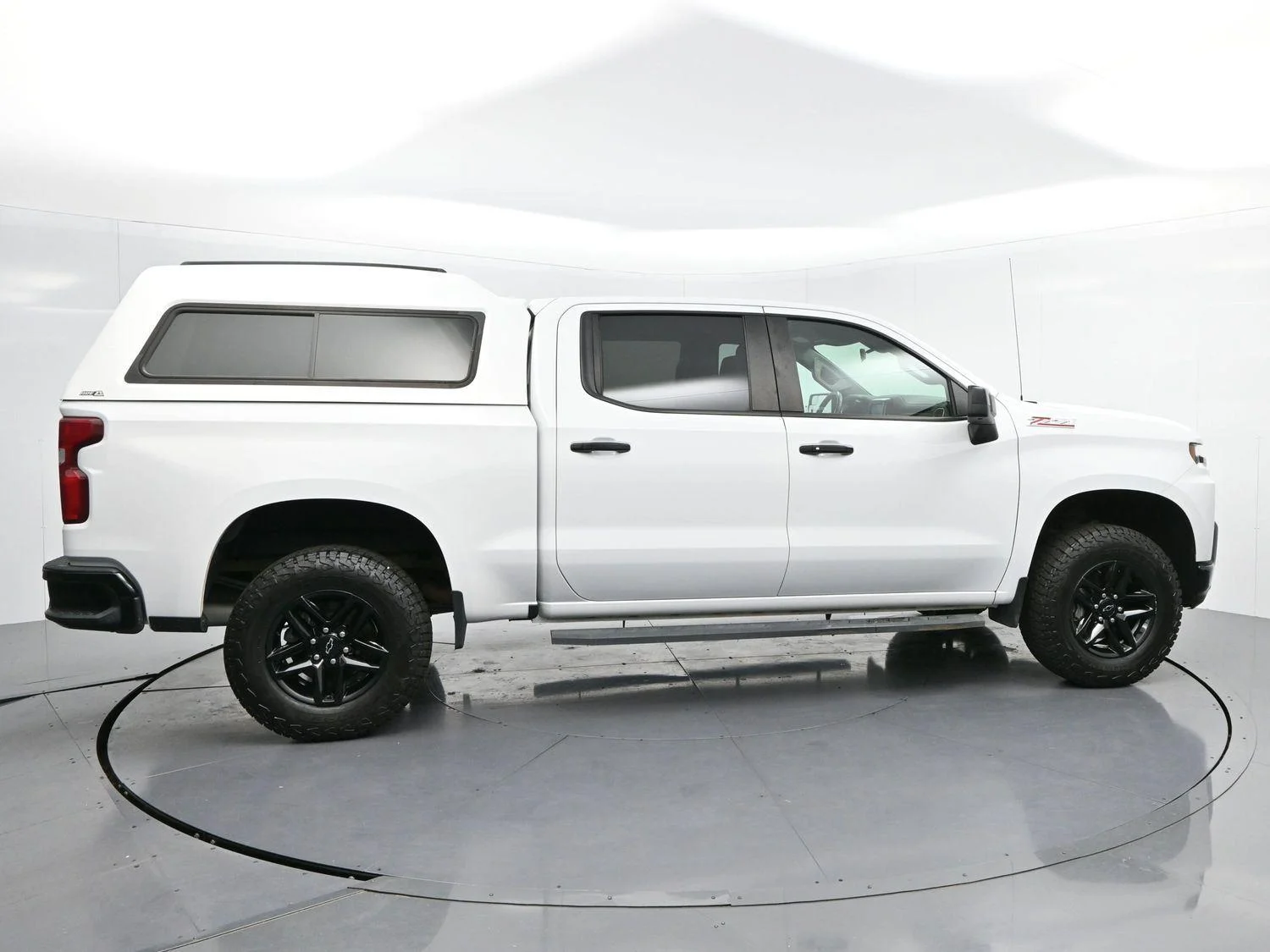 Used 2022 Summit White Chevrolet LT Trail Boss image 8